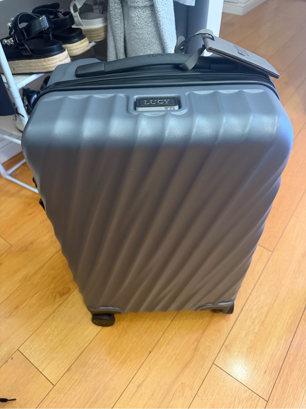 TumI Like new used 1 time sellingg ASAP - Picture 6 of 13